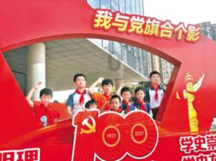 研究指出:女性爱翻白眼其实是脆弱的状态,那狗呢?
