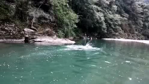 秦朝修建了哪一防御公式汉朝开通了哪一沟通中西的交通要道？游戏画面