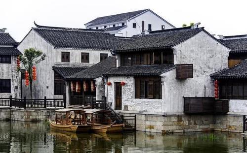 逃出灰绿房